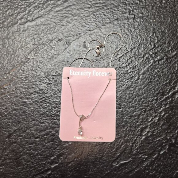 18K HGP Solitaire Crystal and Arrow Pendant Necklace 16" Minimalist Chain Dainty - Picture 1 of 5